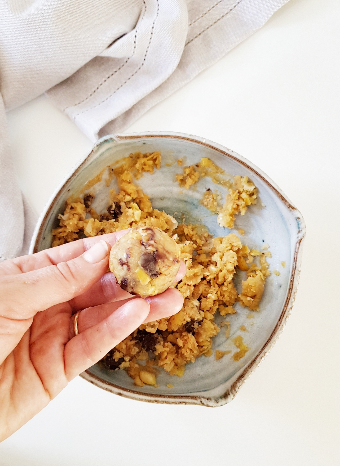 Peanut Butter Cookie Dough Vegan Smoothie Bowl